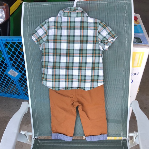 Button down shirt and matching pants - Picture 2 of 2